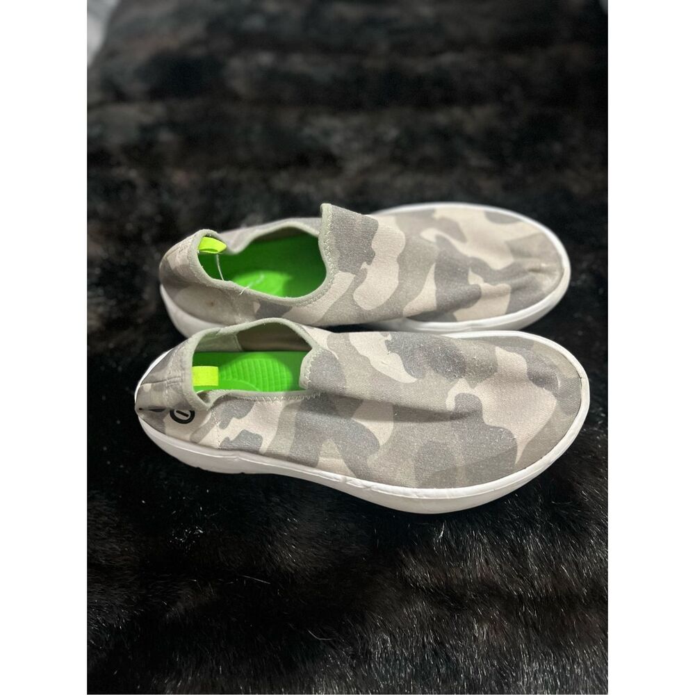 Oofos‎ OOmg Camo Slip on Print Recovery Comfort Shoes 8